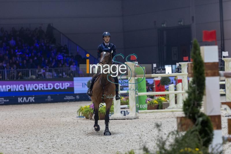 Calabro Andrea (ITA) riding Cornnan_Verona_20241109_SS358229.jpg